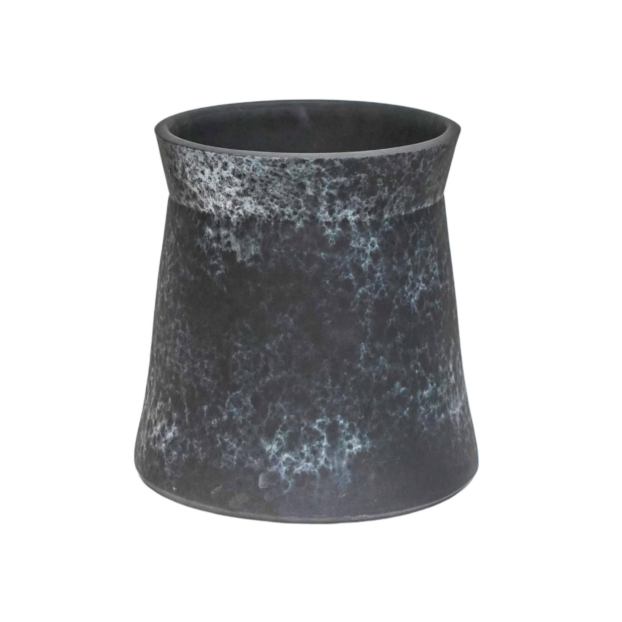 Kew Handthrown Planter Basalt Small