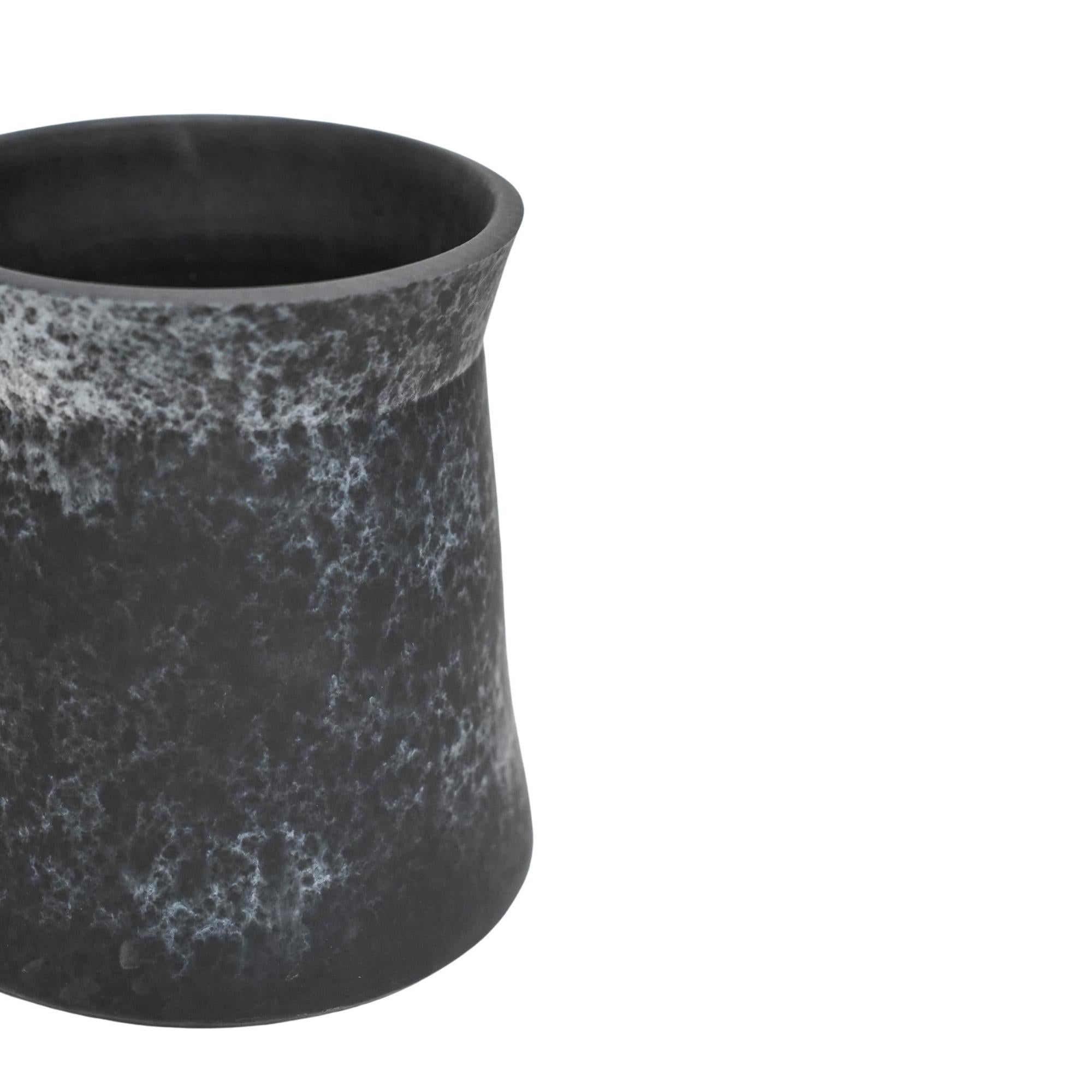 Kew Handthrown Planter Basalt Large